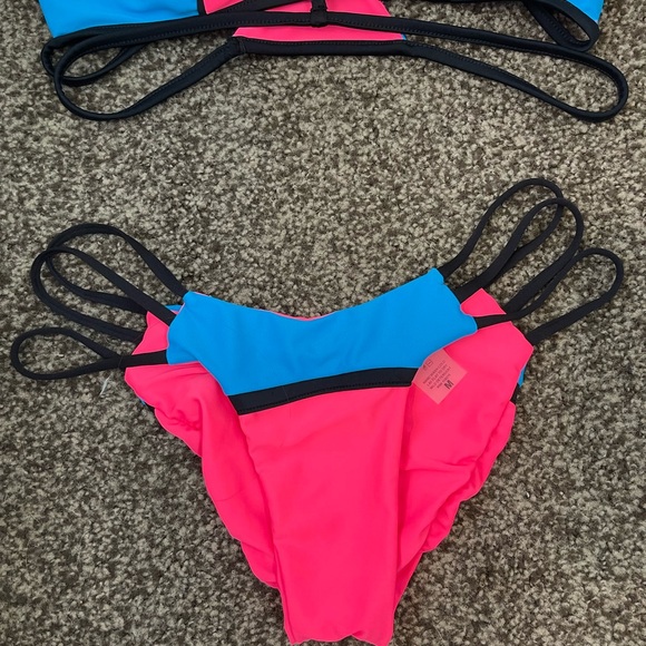 New! Beach Bunny color block two piece swimsuit - Picture 2 of 6